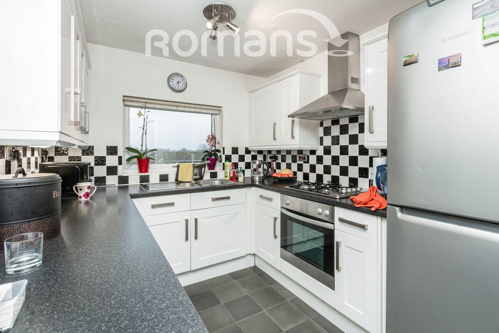 Property photo 3 of 6 3