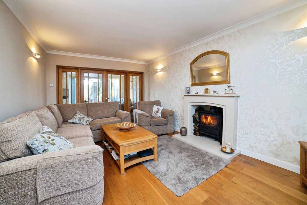 Property photo 2 of 27 Pbox-Img.Jpg