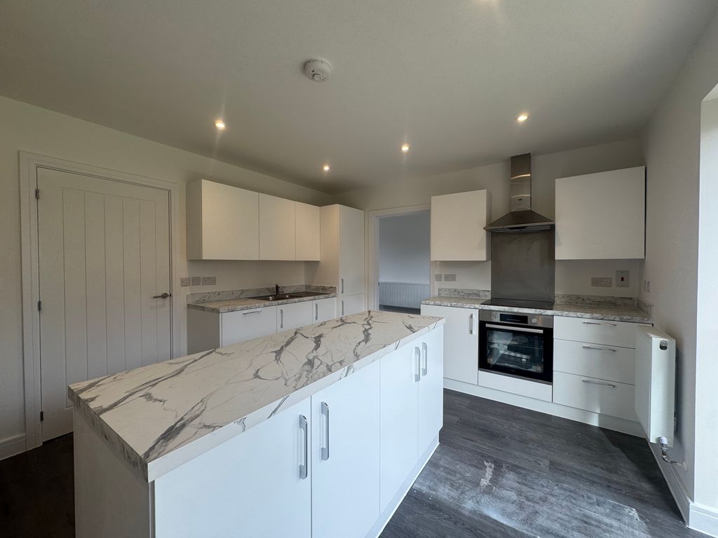 Property photo 2 of 4 Kitchen