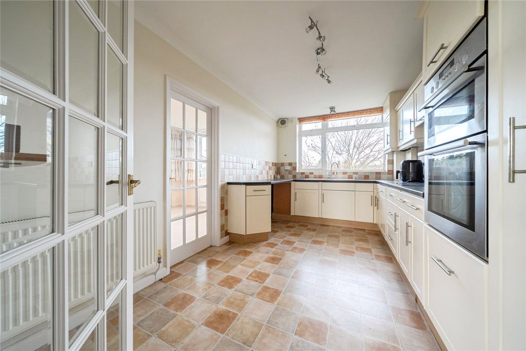 Property photo 2 of 24 Picture No. 19