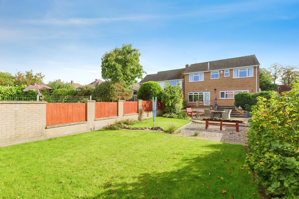 Property photo 3 of 18