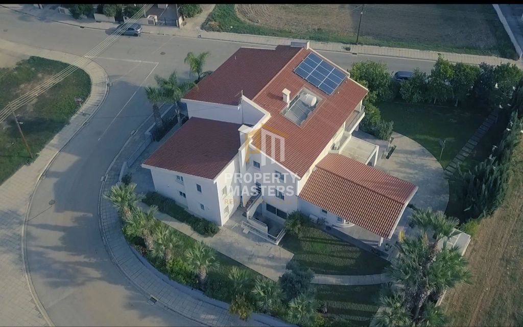 Property photo 1 of 15