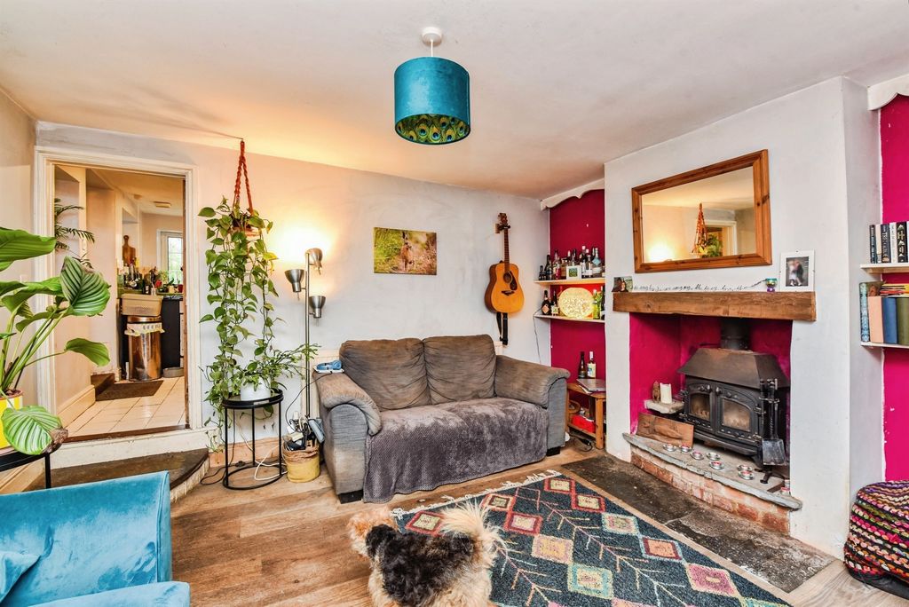 Property photo 3 of 17