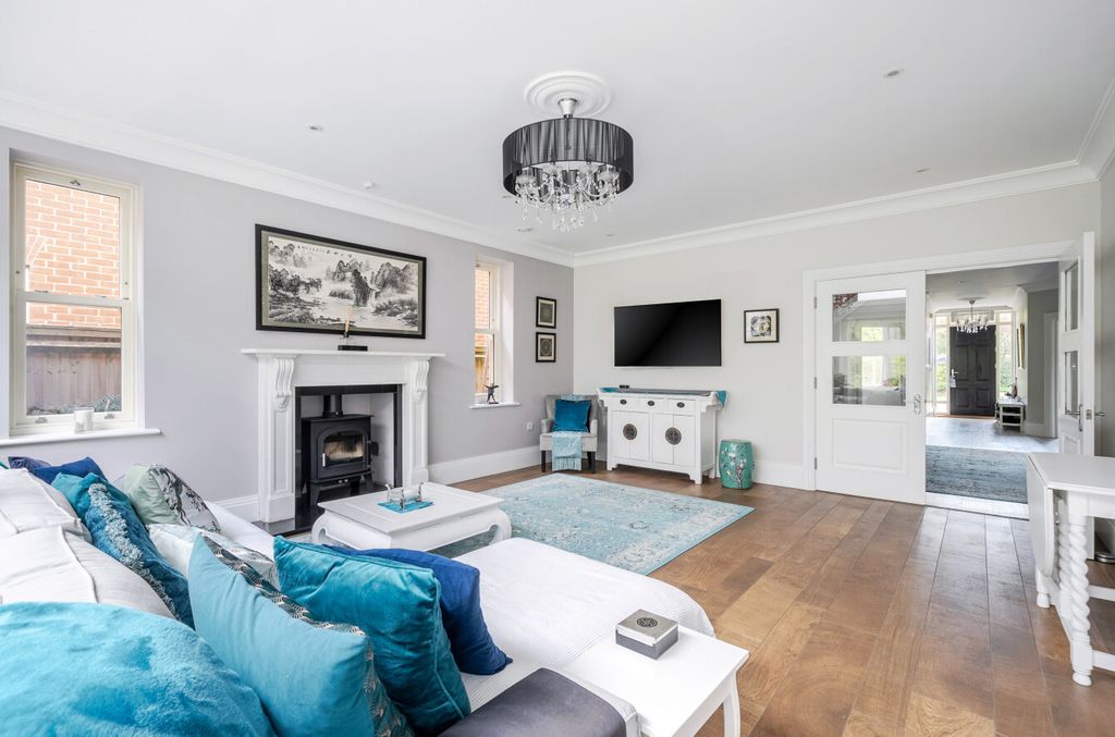 Additional image 10 of 6 bed detached house for saleWaterloo Road, Crowthorne, Berkshire RG45