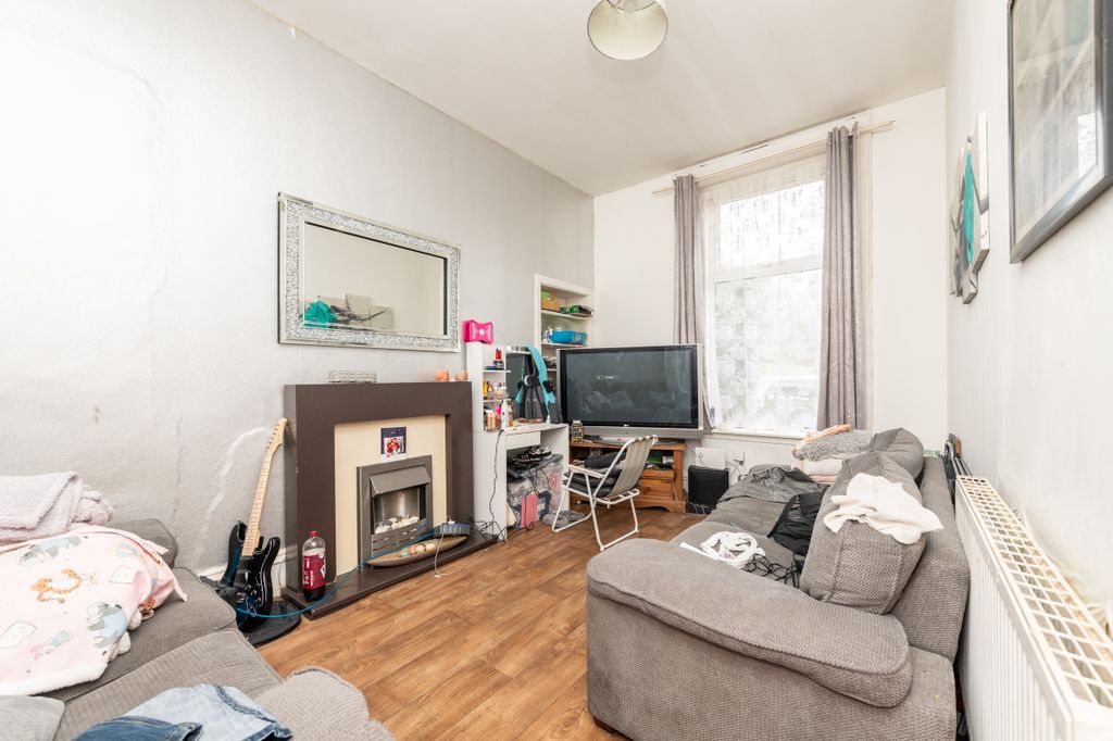 Property photo 2 of 30