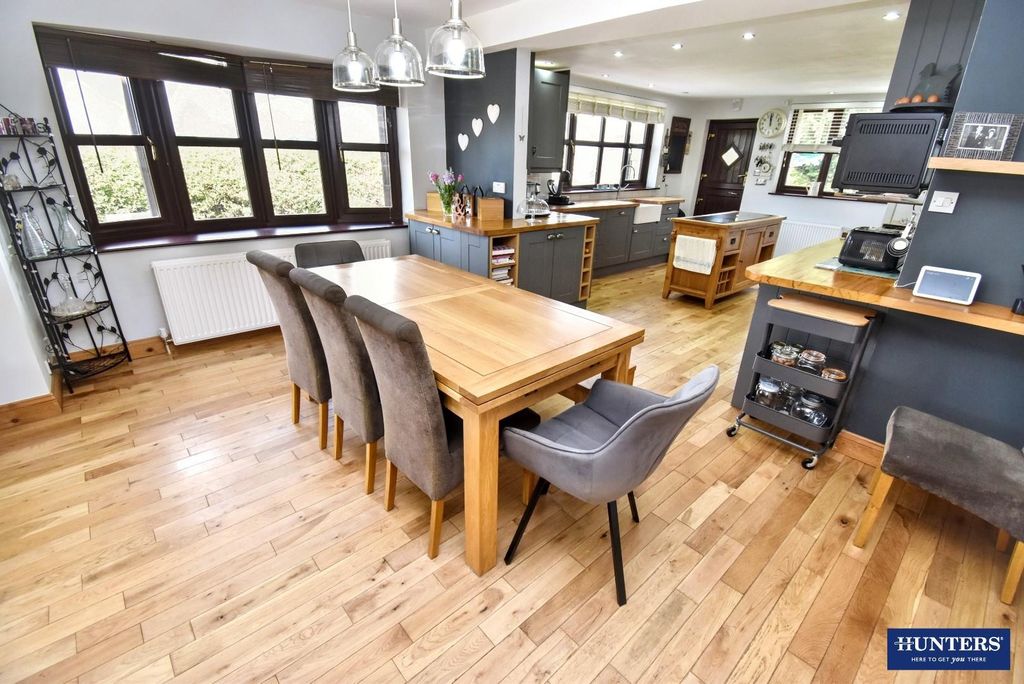 Property photo 3 of 38 Dining Room