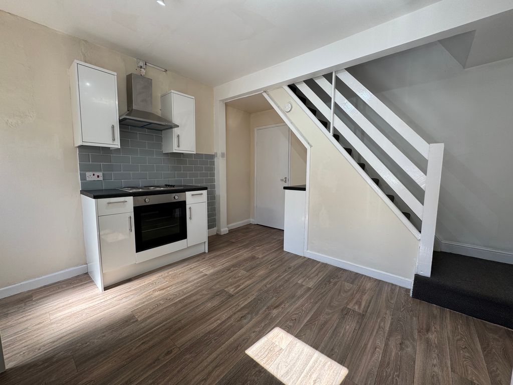 Property photo 2 of 12 Image