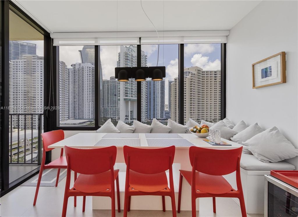 Property photo 3 of 34 <Alttext/>