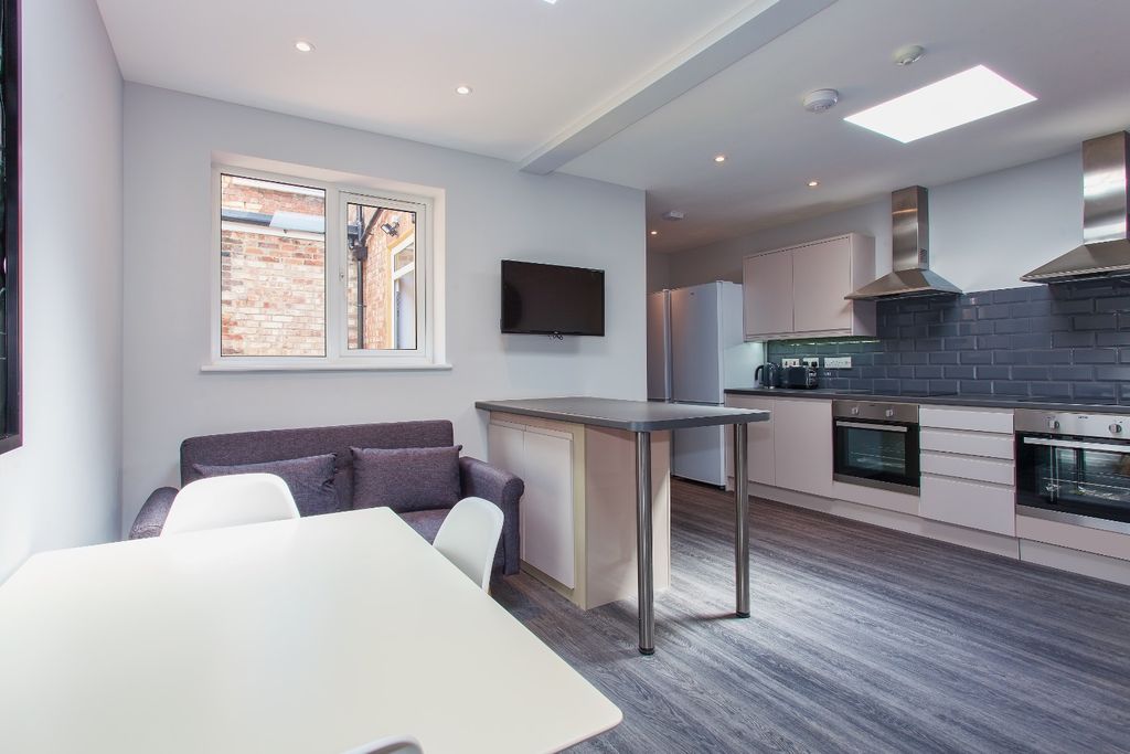 Property photo 3 of 10 2079022