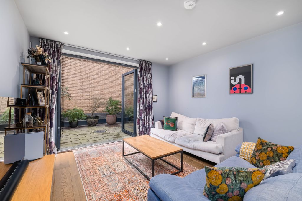 Property photo 3 of 13