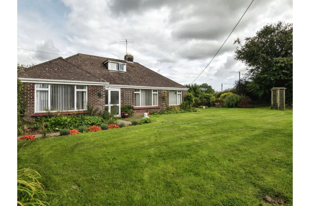 Property photo 2 of 23
