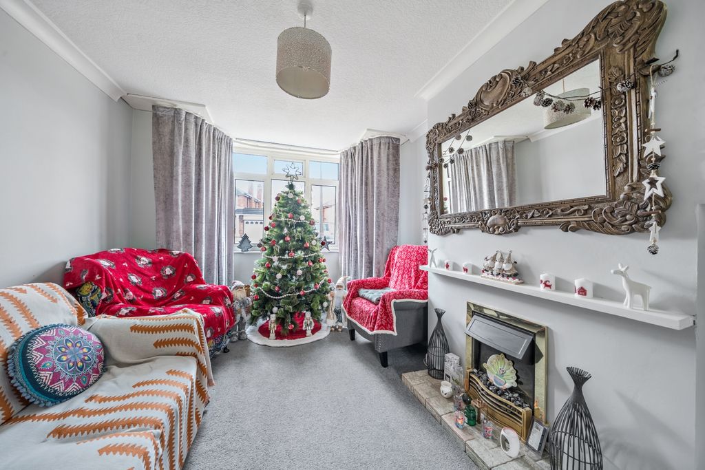 Property photo 3 of 20 1384793-2-692Da88Bed871