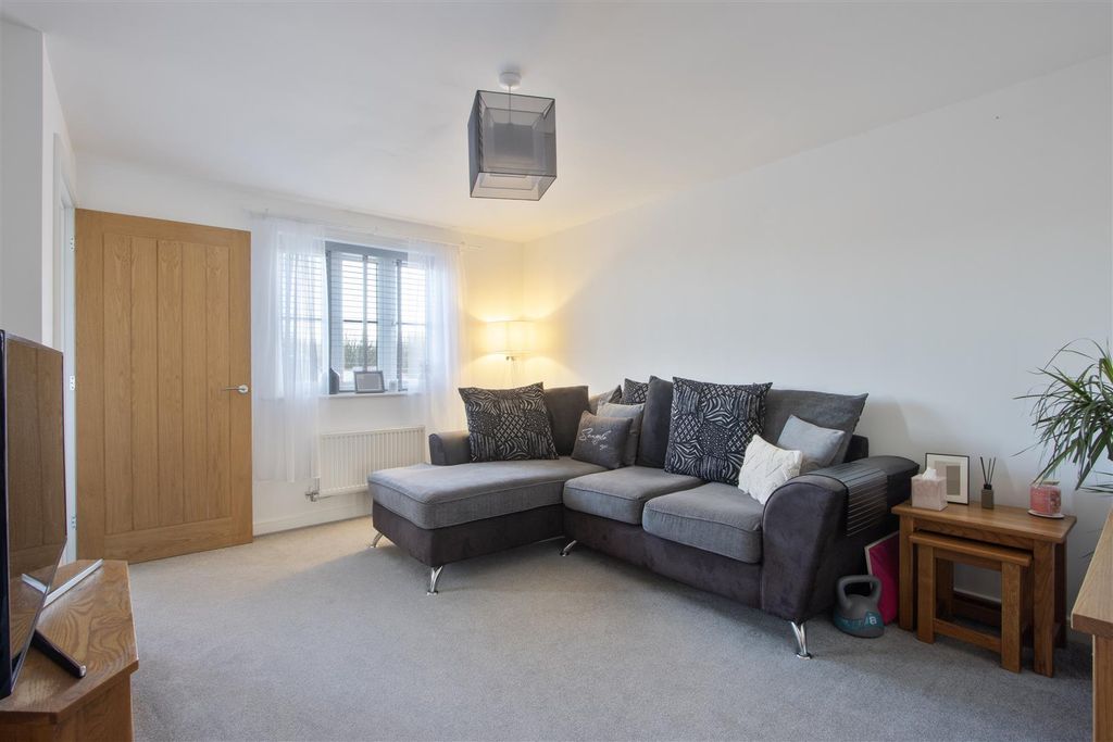 Property photo 2 of 17 Living Room