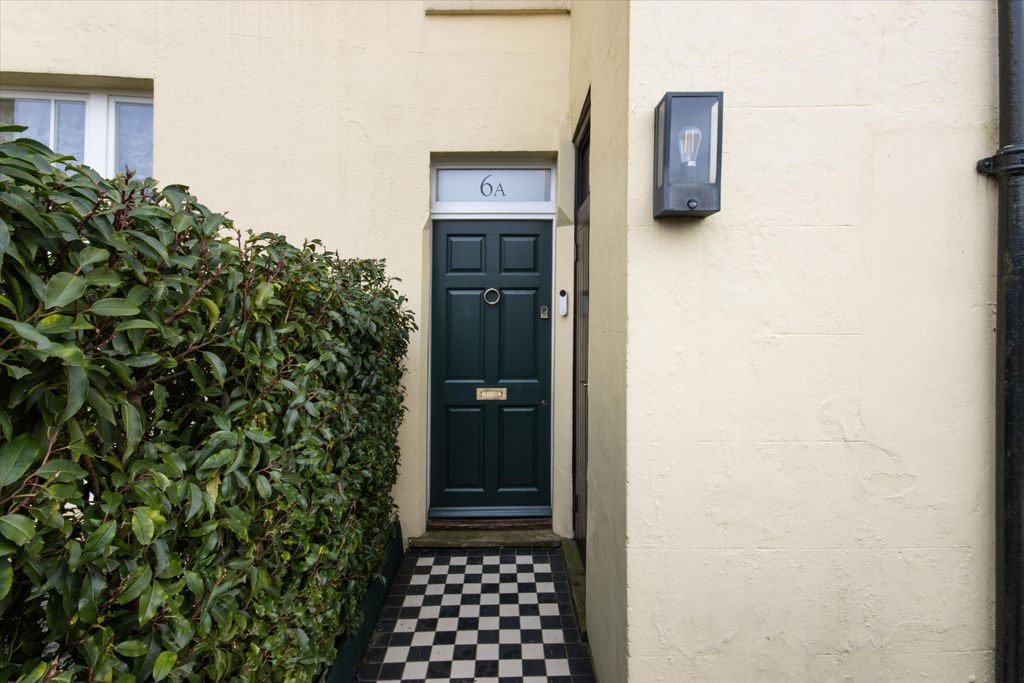 Property photo 1 of 13 Image