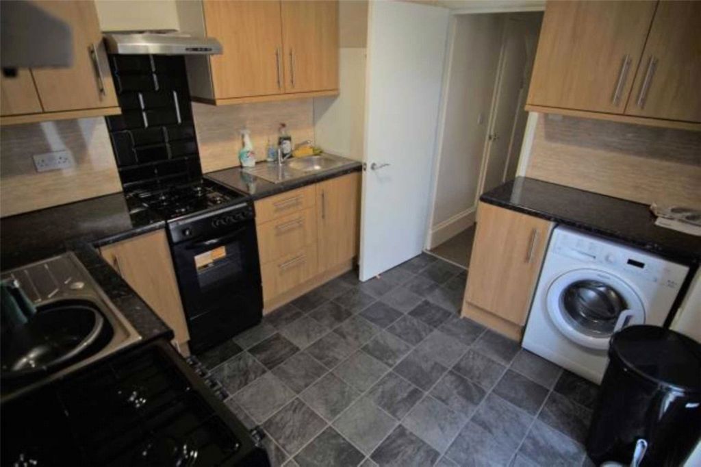 Property photo 2 of 16 Picture No. 33