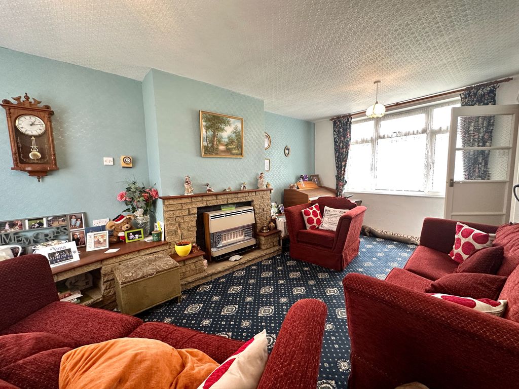 Property photo 3 of 15