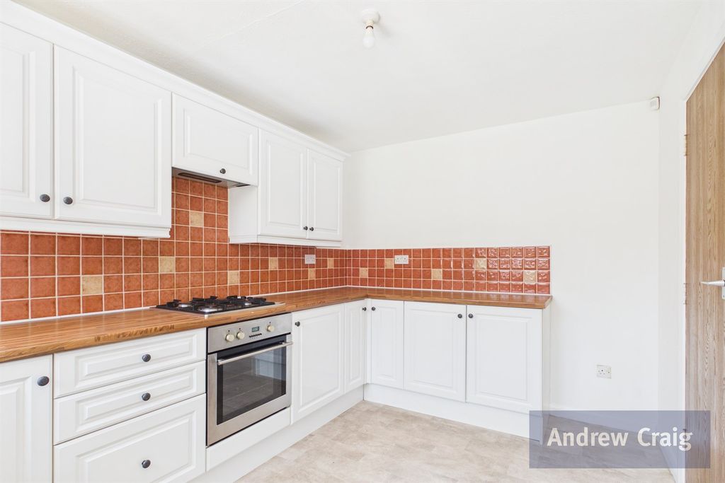 Property photo 2 of 17 Kitchen