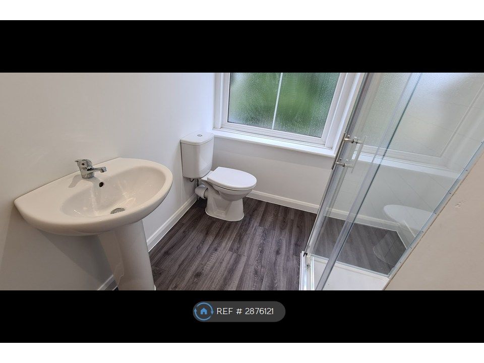 Property photo 3 of 9 Shower