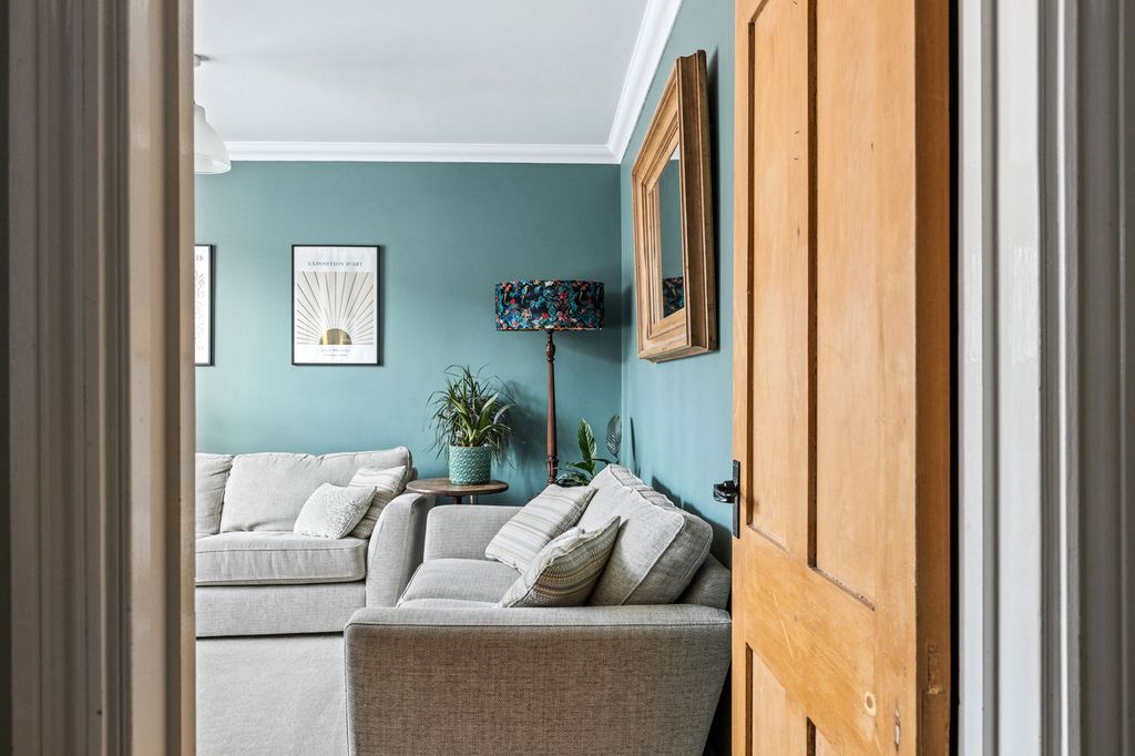 Property photo 3 of 17