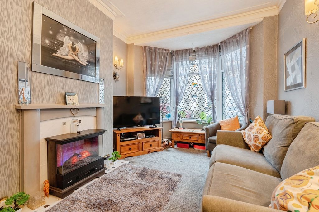 Property photo 2 of 17 Photo