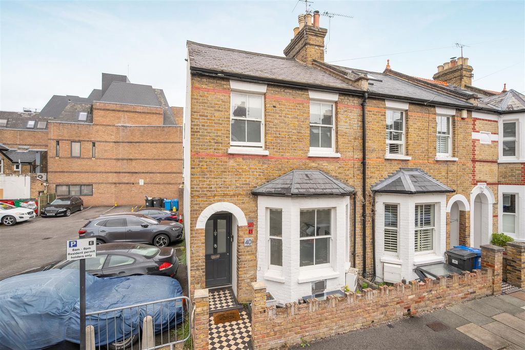 Property photo 1 of 11