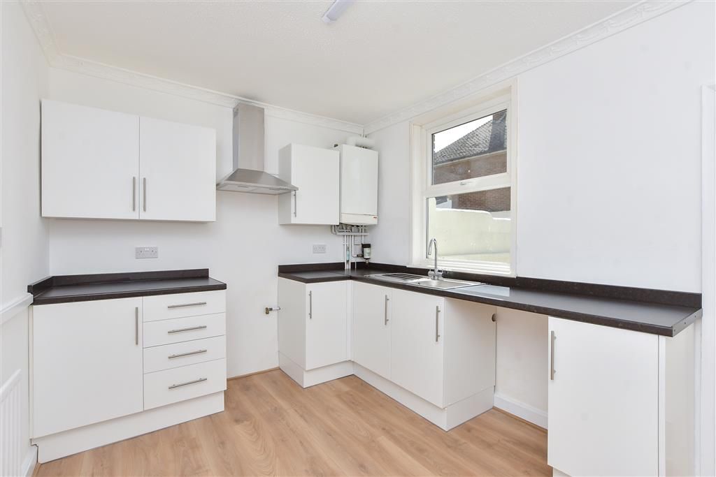 Property photo 2 of 9 Kitchen