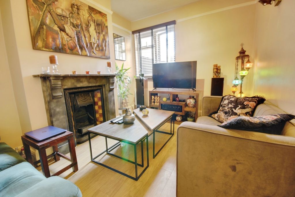 Property photo 3 of 13 Pbox-Img.Jpg