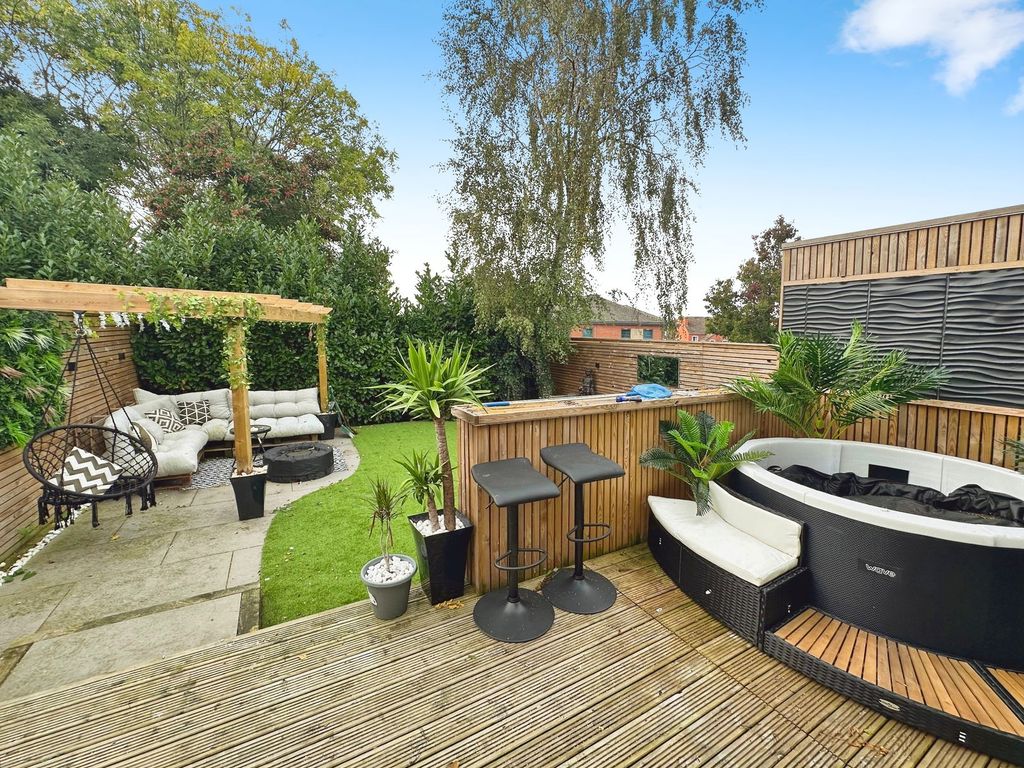 Property photo 3 of 17