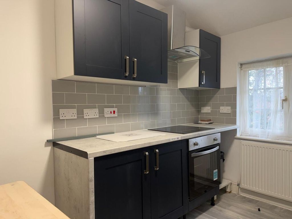 Property photo 1 of 11 Kitchen