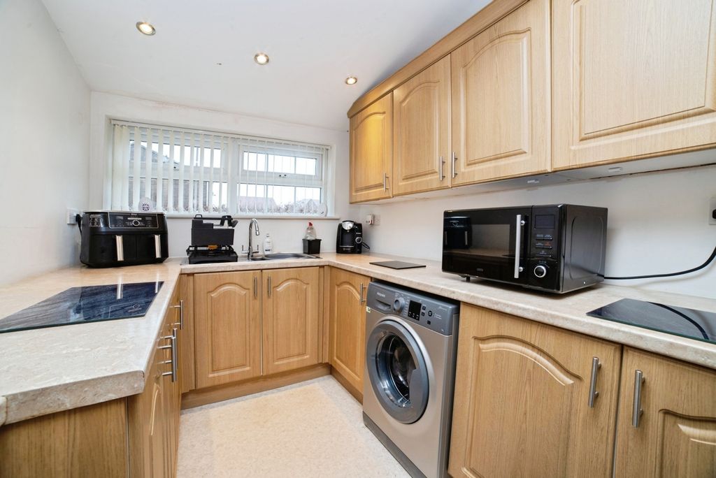 Property photo 3 of 20 Pbox-Img.Jpg