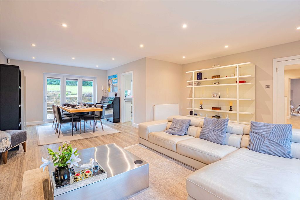 Property photo 2 of 48 Picture No. 63