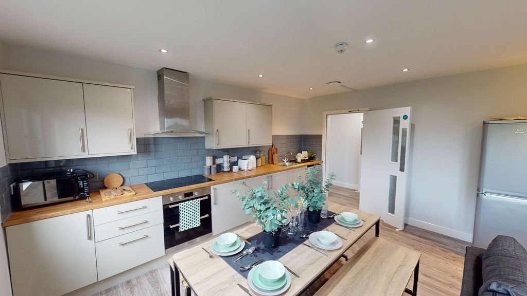 Property photo 3 of 8 Picture No. 05