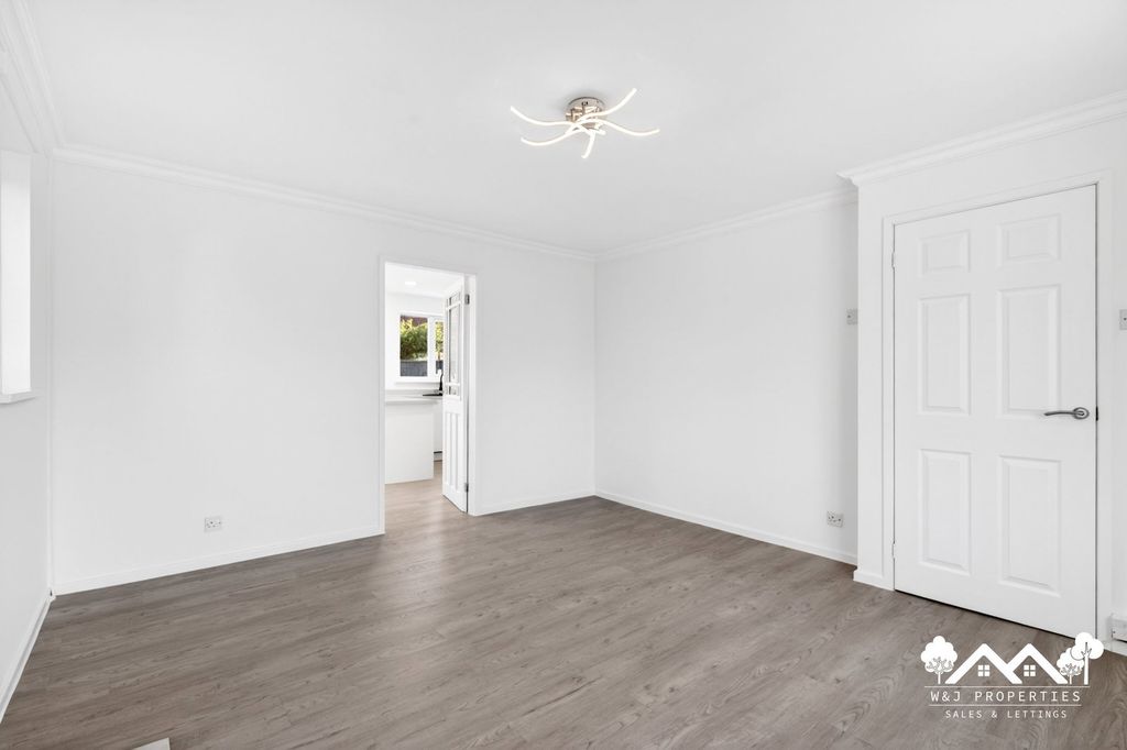 Property photo 3 of 38