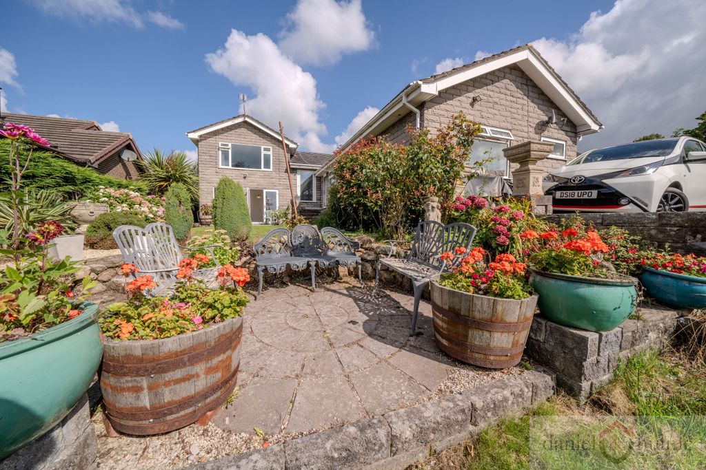 Property photo 2 of 38 Whiston-58