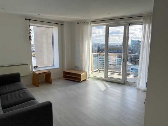 Property photo 2 of 11 Lounge.Jpg