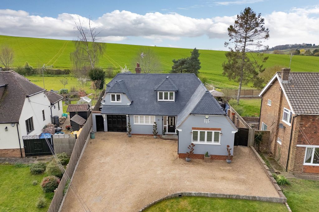 Property photo 2 of 26