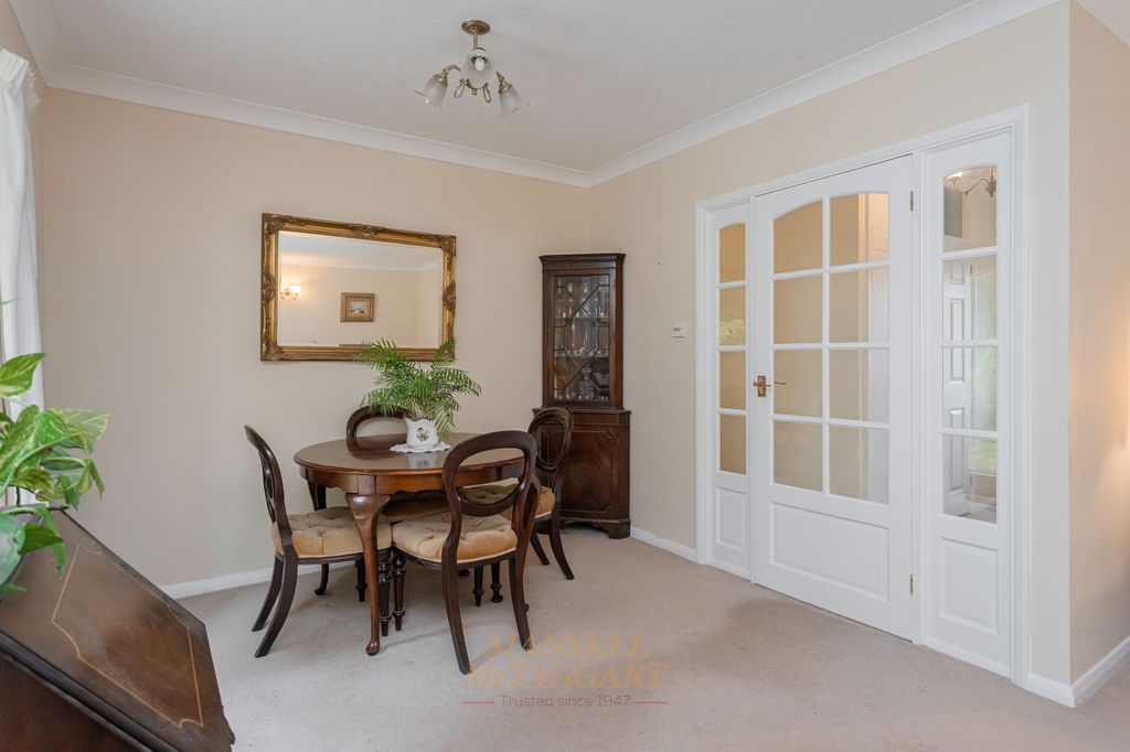 Property photo 2 of 22