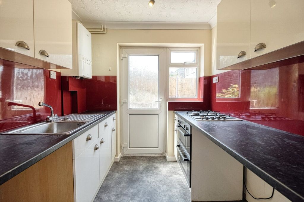 Property photo 2 of 8