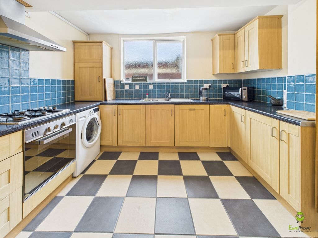 Property photo 3 of 13 Presented By Clinton At Ewemove Bexleyheath And Da