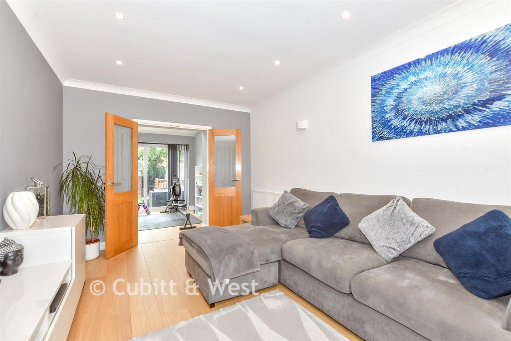 Property photo 3 of 17 Internal Lifestyle Photograph