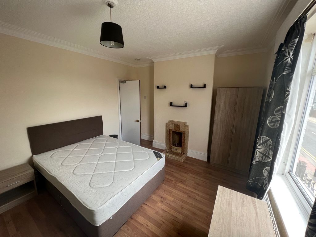 Property photo 1 of 12 Bedroom Lady Smith