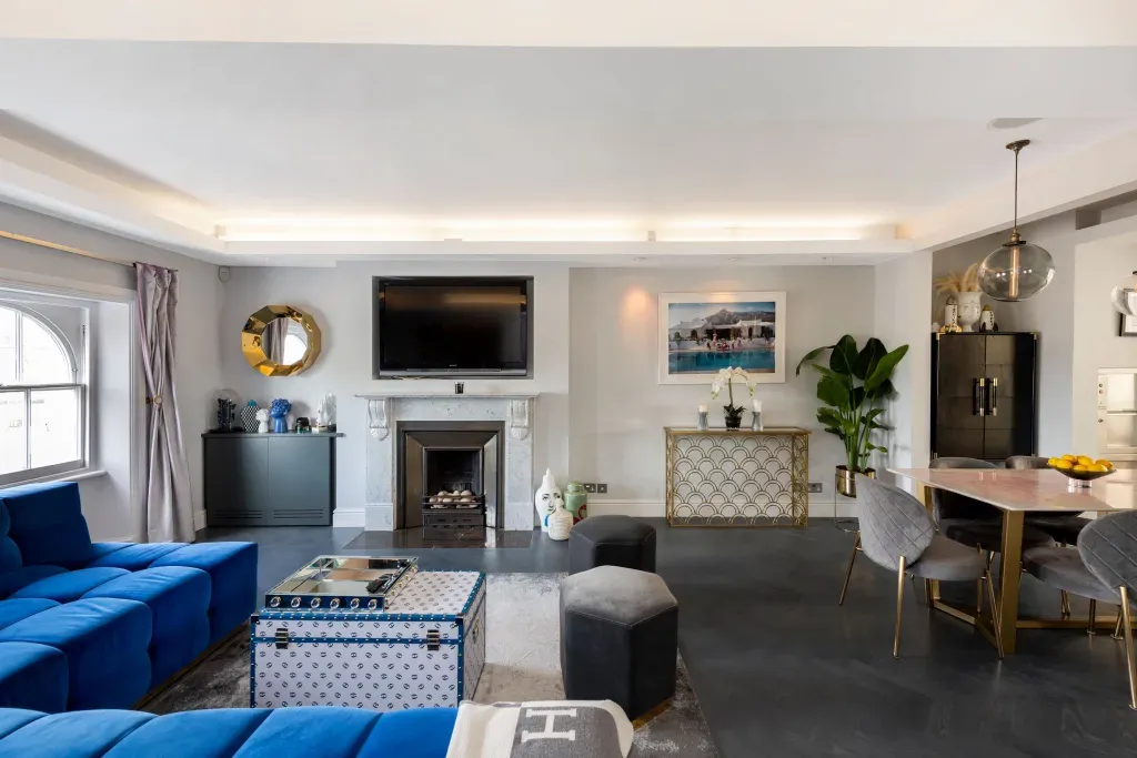 Property photo 3 of 18