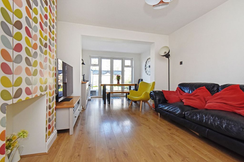 Property photo 3 of 11