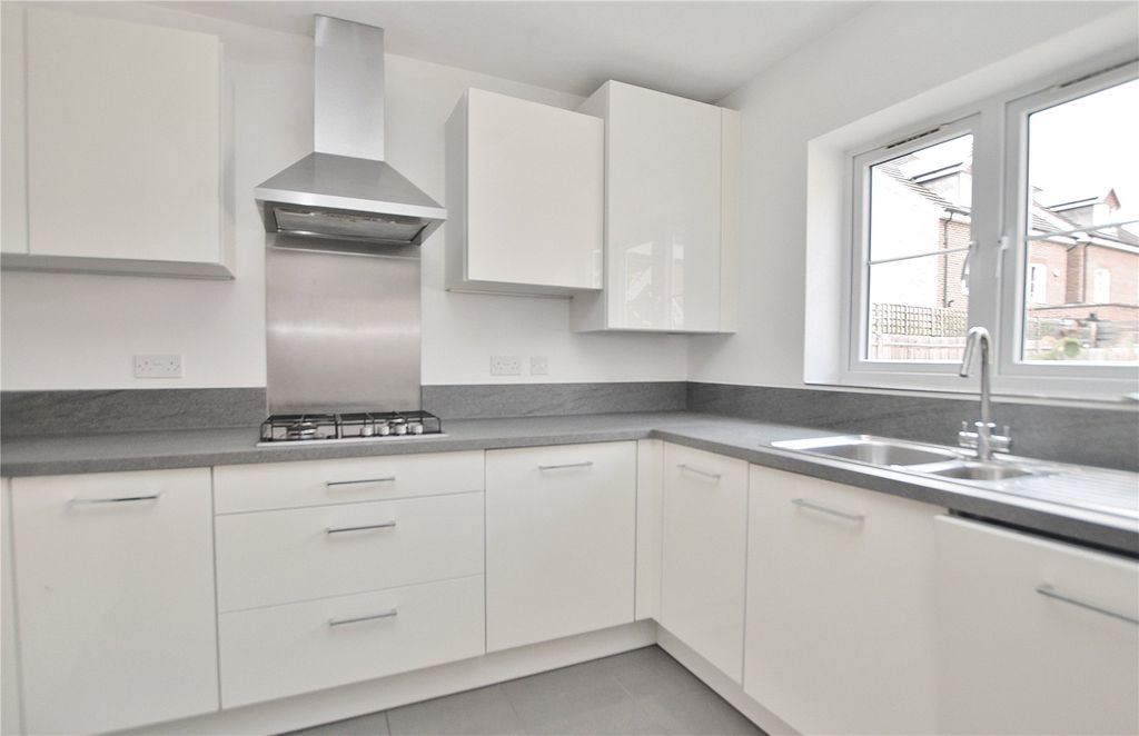 Property photo 2 of 10 Picture No. 22