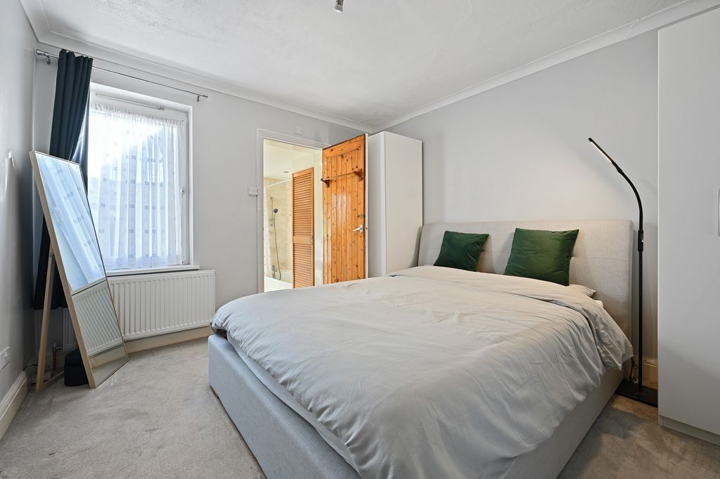 Property photo 1 of 10 3