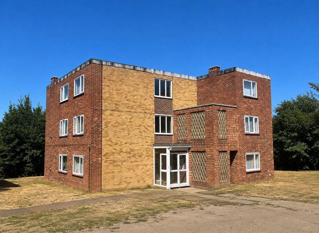 Property photo 1 of 5 Front (Exterior)