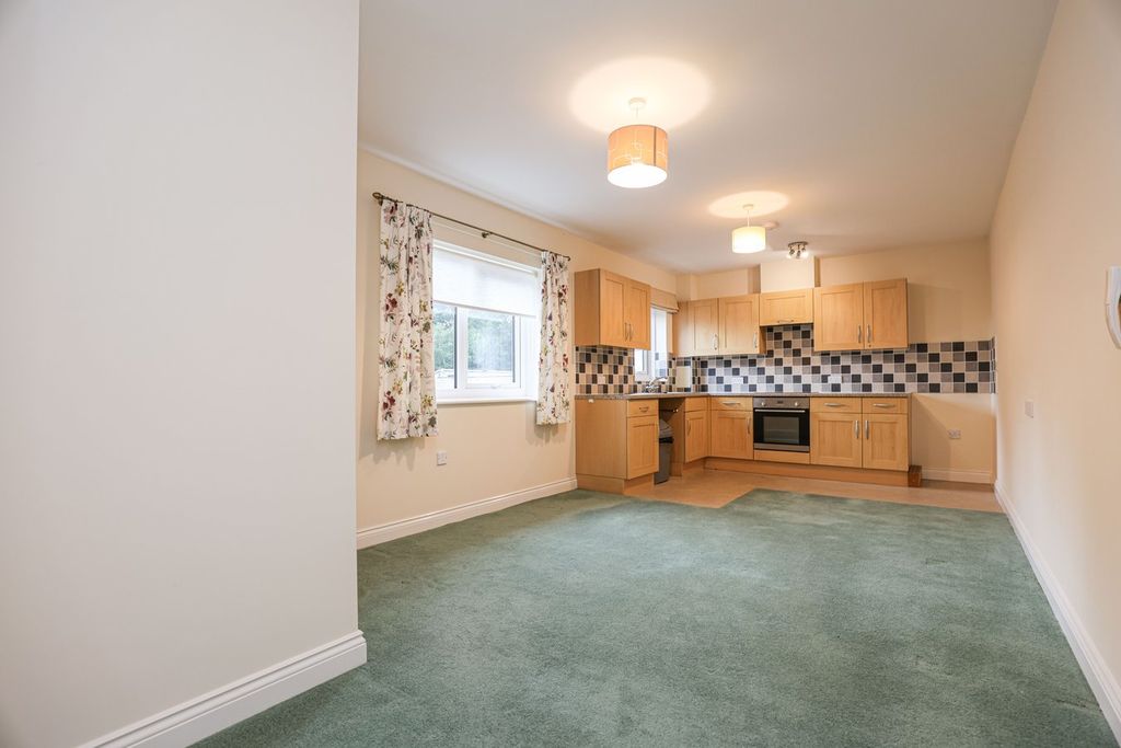 Property photo 2 of 13 Lounge/Dining/Kitchen