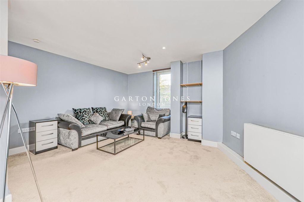 Property photo 2 of 15 Reception