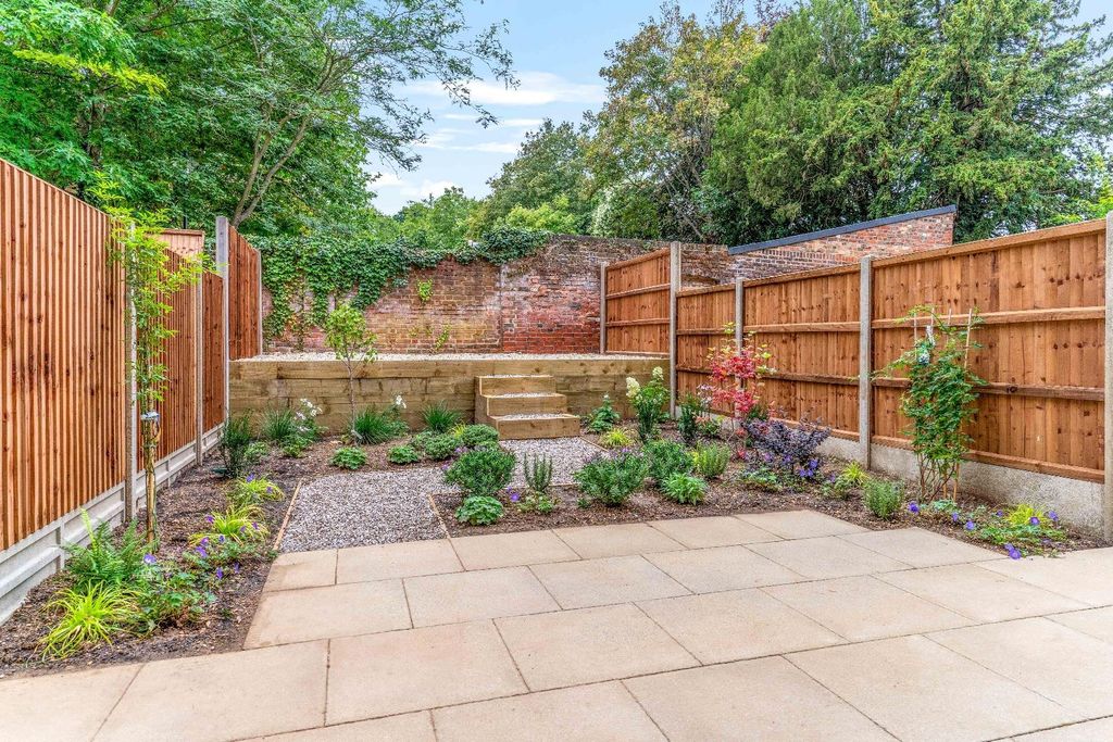 Property photo 2 of 31 Kinsman Mews 35.Jpg