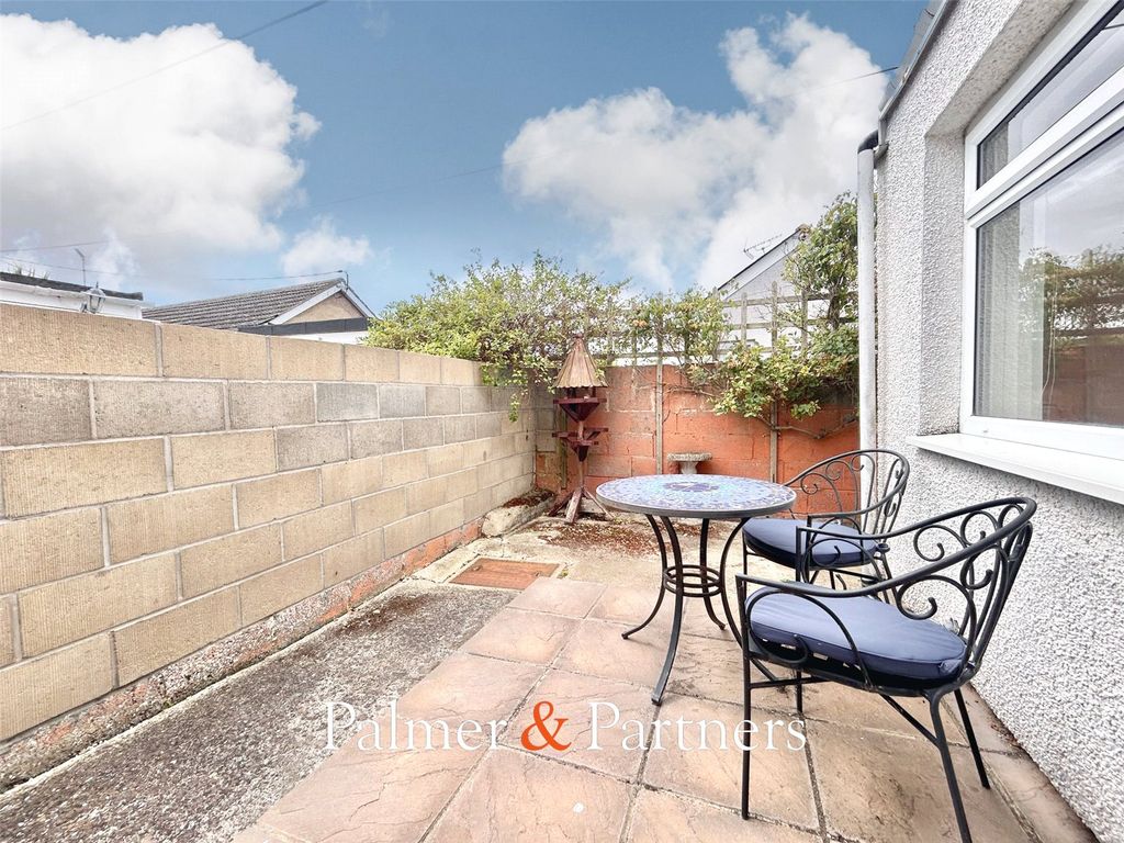 Property photo 3 of 12 Picture No. 04